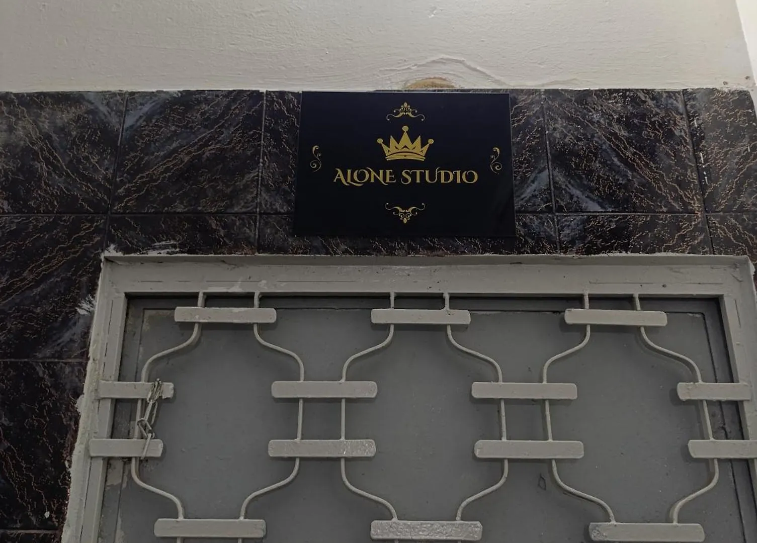 Alone Studio Casablanca Capsule hotel